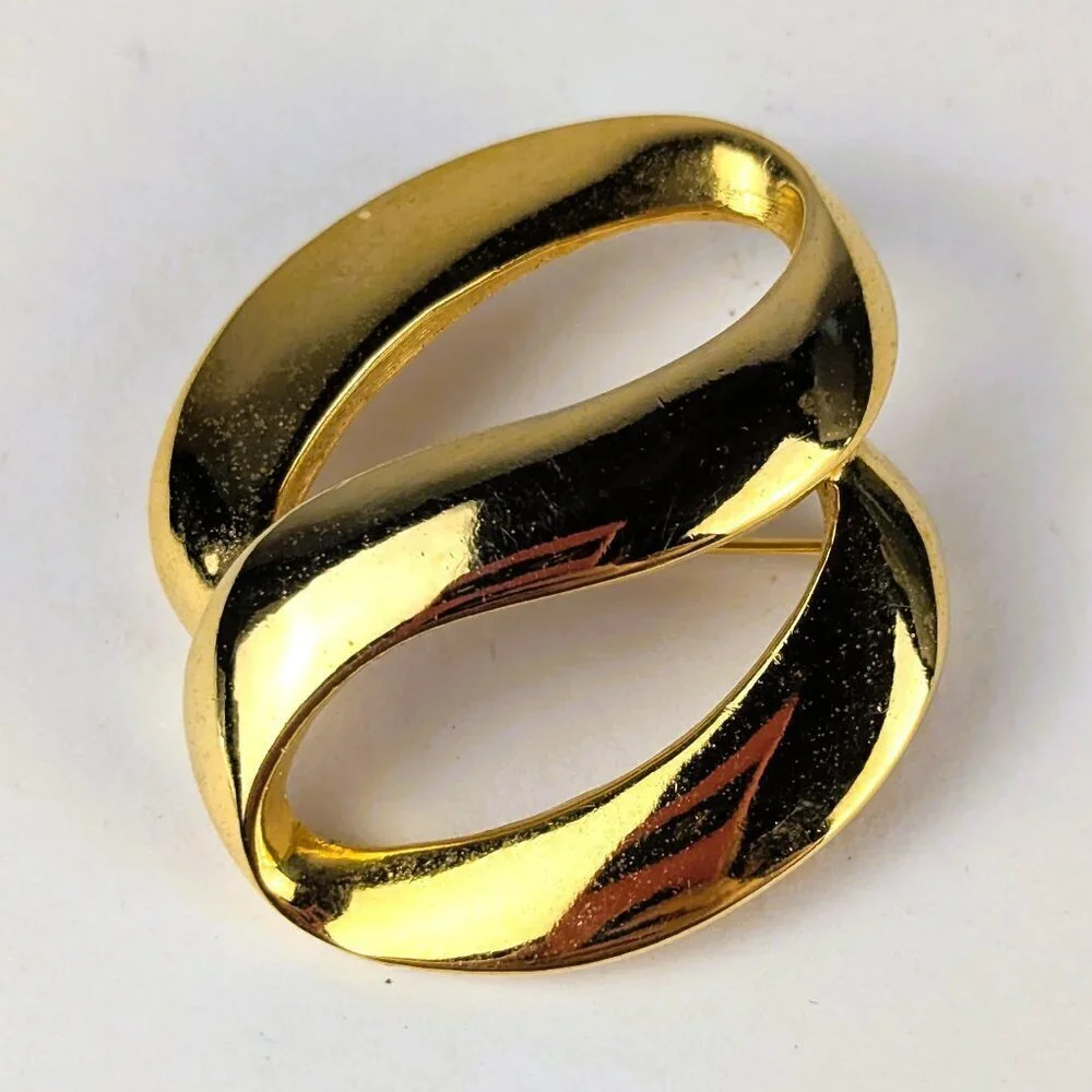 Vintage S-Shaped Gold Tone Swirl Brooch